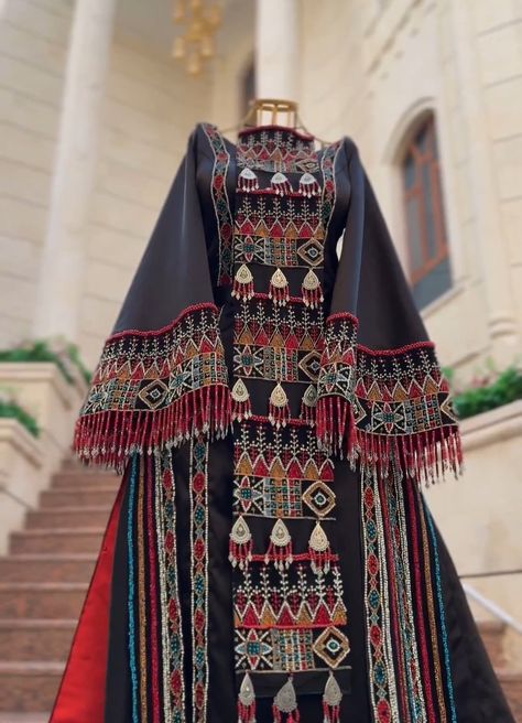 Yemeni Dress, Yemen Clothes, Sassy Dress, Fashion Dream Job, Womens Trendy Dresses, Cute Short Dresses, Afghan Fashion, Baby Clothes Girl Dresses, Afghan Clothes