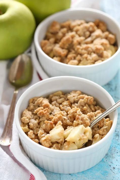 Individual Apple Crisp Recipe With Oats, Apple Crisp For 2 Easy Recipes, Small Apple Crisp Recipe With Oats, Apple Crumble For Two, Small Apple Crumble Recipe, Small Batch Crumble Topping, Personal Apple Crisp, Granny Smith Apple Recipes Easy Healthy, Apple Crisp For Two