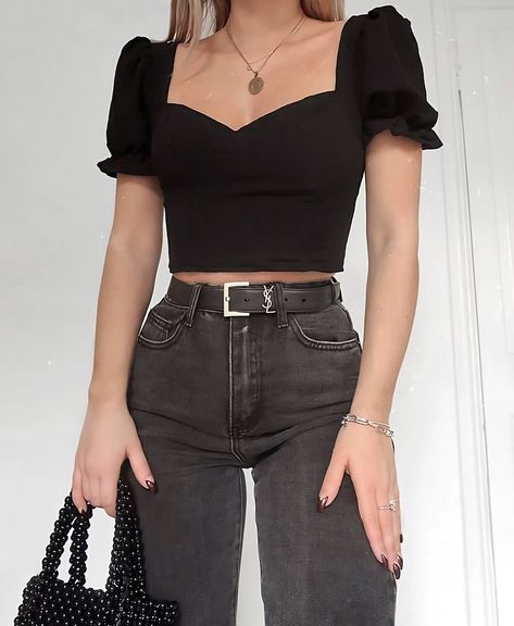 Low Cut Crop Top, Colorful Crop Tops, 2020 Fashion Trends, Ruffled Sleeve Top, Short Sleeve Cropped Top, Crop Blouse, Womens Fashion Trends, Aesthetic Outfits, Short Tops