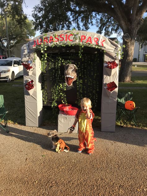 Jurassic Trunk Or Treat, Flintstones Trunk Or Treat Ideas, Jurassic Park Trunk Or Treat Ideas, Dinosaur Trunk Or Treat, Jurassic Park Trunk Or Treat, Halloween Carnival Games, Skeleton Ideas, Trunker Treat Ideas, Lion King Theme