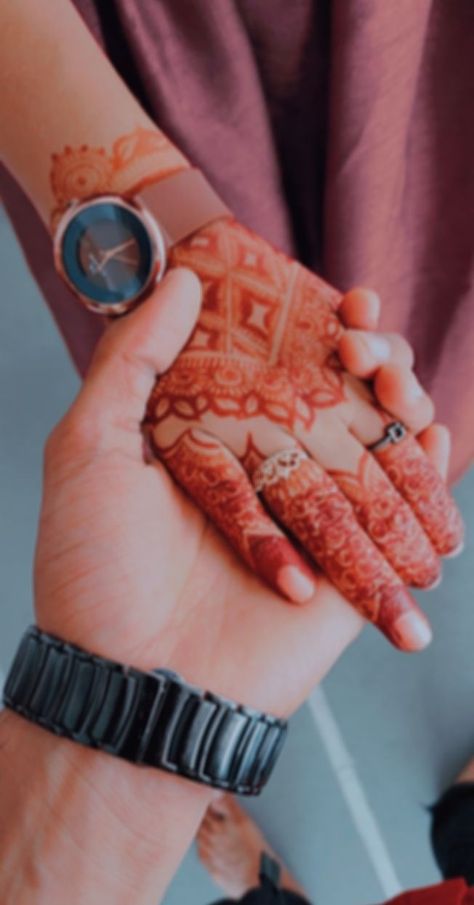 Kohenoor7786 Owls Wallpaper, Couples Hidden Face Pics, Muslimah Photography, Best Couple Pictures, Cute Owls Wallpaper, Bff Hands Aesthetic, Best Friend Pictures Tumblr, Snap Snapchat, Couple Hands