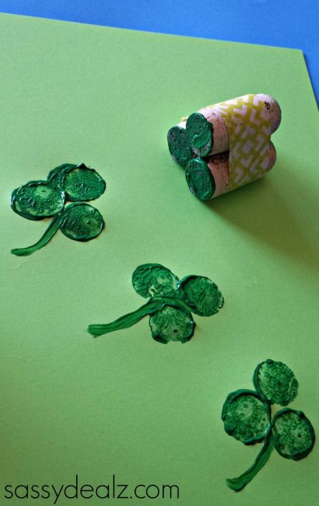 Sant Patrick, Shamrock Craft, Saint Patricks Day Art, Fete Saint Patrick, March Crafts, St Patricks Crafts, St Patricks Day Crafts For Kids, St Patrick Day Activities, Anniversaire Harry Potter