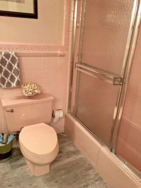 iDEAS TO UPDATE A PINK BATHROOM, CARPET, TOILET, TUB, COUNTERTOP, TILE AND MORE Pink Countertops Bathroom, Pink Bathroom Toilet, Pink Bathroom Countertop, Update Pink Tile Bathroom, Bathroom With Pink Tub, Pink Bathtub Ideas, Peach Tile Bathroom Ideas, Dusty Rose Bathroom Ideas, Vintage Peach Bathroom