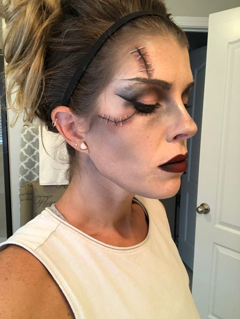 Halloween Makeup Looks Easy Zombie, Zombie Soldier Makeup, Taylor Swift Zombie Makeup, Zombie Bride Makeup Tutorial, Zombie Looks Make Up, Easy Zombie Bride Makeup, Victim Halloween Makeup, Zombie Simple Makeup, Light Zombie Makeup