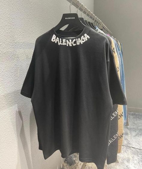 Balenciaga Tshirt Men, Balenciaga Tshirt, Balenciaga Shirt, Tshirt Men, Brand Shirts, Ladies Tops, Tops Fashion, Branded Shirts, Glee