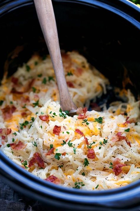 A delicious and simple cheesy hashbrown casserole made in the slow cooker — perfect for a brunch! Top it with some bacon and it’s a sure crowd pleaser. Plus no “cream of” soups. You all know how crazy I am about my crockpot right? There are tons of crockpot recipes already here on Chelsea’s Messy Apron... Slow Cooker Hashbrown Casserole, Cheesy Hashbrown Recipe, Crockpot Hashbrown Casserole, Overnight Breakfast Recipes, Hashbrown Casserole Recipe, Breakfast Crockpot Recipes, Slow Cooker Breakfast, Hashbrown Casserole, Hashbrown Recipes