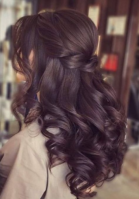 Quinceanera Hairstyles Shoulder Length, Peinados De Quinceanera Suelto, Half Up Half Down Quinceanera Hairstyles, Half Up Half Down Quince Hair, Quince Hairstyles For Short Hair, Quince Hair, Hair Styels, Bridesmaid Hair Long, Quinceanera Hairstyles