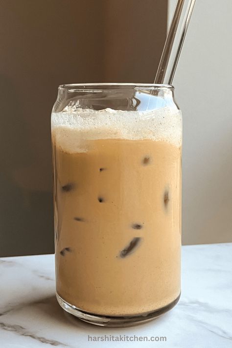 Iced Honey Cinnamon Latte - Harshita's Kitchen Iced Honey Latte, Honey Iced Coffee, Honey Latte Recipe, Honey Vanilla Latte, Honey Cinnamon Latte, Homemade Iced Latte, Latte Ideas, Homestead Food, Honey Latte