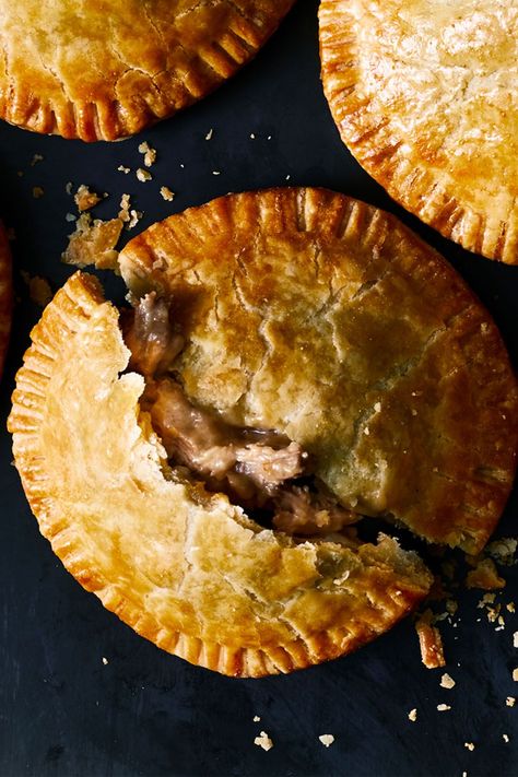 Lamb Pie, Mushroom Cheese, St Patrick's Day Recipes, Comfort Recipes, Irish Dishes, Corned Beef And Cabbage, Beef And Cabbage, Savory Pies, Cheese Pie