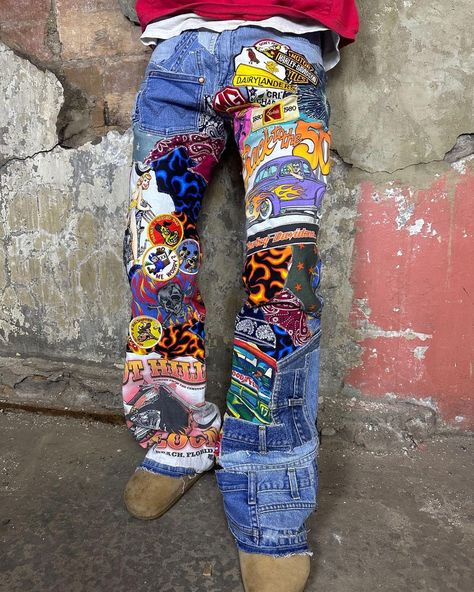 Patchwork Jeans Aesthetic, Patching Jeans, Denim Diy Clothes, Denim Editorial, Black Men Street Fashion, Diy Clothes Design, Mens Trendy Outfits, Diy Fashion Clothing, Street Fashion Men Streetwear