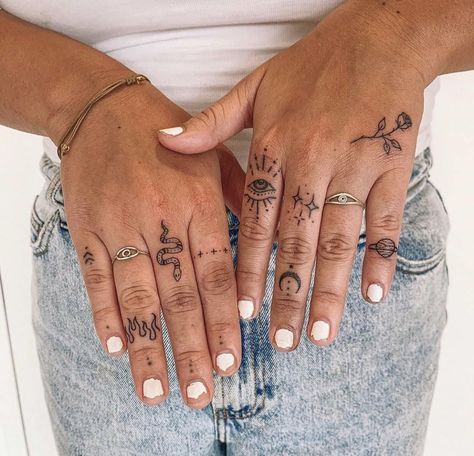 Hippe Piercings, Tattoo Main, Simple Hand Tattoos, Tato Dengan Makna, Tato Jari, Small Finger Tattoos, Finger Tattoo For Women, Finger Tats, Hand And Finger Tattoos