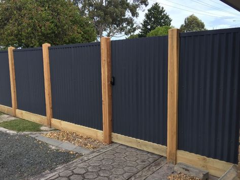 Fence Panels Ideas, Fence Panels Ideas Decor, Backyard Fence Design, Decorative Privacy Fence, Privacy Fence Landscaping, Fence Backyard, Diy Backyard Fence, Garden Fence Ideas, Modern Fence Design