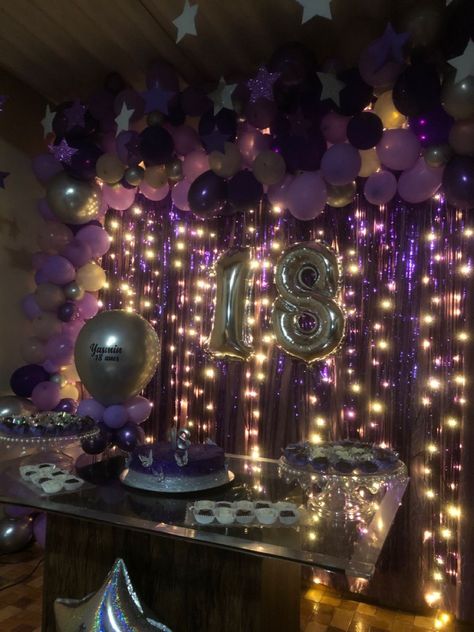 Birthday Party Decorations Euphoria, Euphoria Party Ideas Decoration, Purple And White Birthday Party Ideas, Euphoria Party Decor, 18th Birthday Party Ideas Purple, Euphoria Decoration, Anniversaire Euphoria, Purple Birthday Ideas, Euphoria Decor