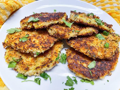 Squash Fritters (Croquettes) Yellow Squash Fritters, Squash Fritters Recipe, Swedish Meatballs Crockpot, Squash Fritters, Best Side Dish, Seven Layer Salad, Croquettes Recipe, Vegetable Casserole Recipes, Diy Joy