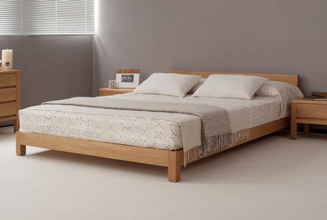 Nevada low wooden bed Modern Wood Bed, Bed Without Headboard, Low Platform Bed, Low Bed Frame, Platform Bed Designs, Wood Bedroom Sets, Solid Wood Bed Frame, Bed Frame Design, Wooden Bed Design