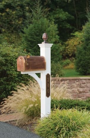 mailbox post with copper mailbox and accents Farmhouse Mailboxes, Copper Mailbox, Home Mailboxes, Beautiful Mailbox, Exterior Farmhouse, Mailbox Garden, Mailbox Makeover, Mailbox Landscaping, Brick Homes