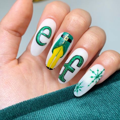 Elf Movie Nails, Elf Nails Christmas, Buddy The Elf Nails, Elf Nails Designs, Christmas Manicure Ideas, Nails Ideas 2022, Movie Nails, Diy Nye, New Year's Eve Nails