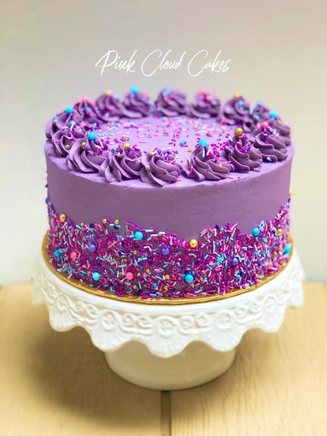 Purple Sprinkle Birthday Cake, Purple Confetti Cake, Purple Cake With Sprinkles, Pretty Birthday Cakes Purple, Pink And Purple Cake Ideas Simple, Purple Cake Decoration, Threenager Cake Ideas, Bright Cake Ideas, Confetti Cake Decoration