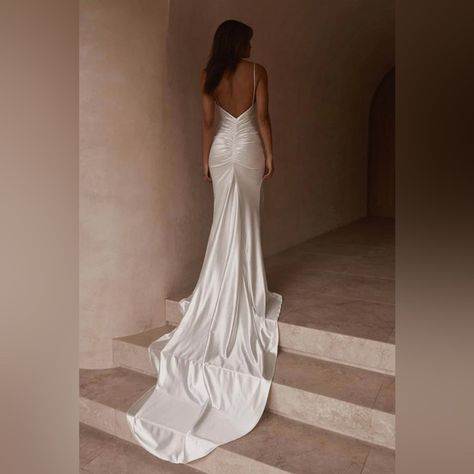 Silky Long Wedding Dress, Ruched Back Wedding Dress, Mexico Wedding Dress Beach, Simple Wedding Dress Ivory, Timeless Wedding Dress Backless, Rome Wedding Dress, Low V Back Wedding Dress, Flowy Mermaid Wedding Dress, Trumpet Mermaid Wedding Dress