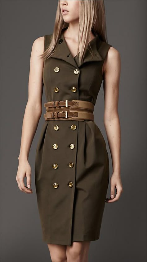 Military Inspired Fashion, Sleeveless Trench, Safari Dress, Burberry Dress, Trench Coat Dress, Mode Costume, Trench Dress, Elegante Casual, London Dresses