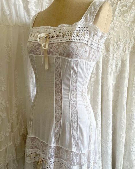 A-MODERNE VINTAGE on Instagram: "Very beautiful Edwardian valenciennes lace lingerie dress- swipe to see more of this beauty🕊Coming soon!" Victorian Lingerie Dress, Modern Edwardian Fashion, Edwardian Lingerie Dress, Edwardian Chemise, 1910s Dress, Victorian Lingerie, 1920s Theme, 1910s Fashion, Lingerie Vintage