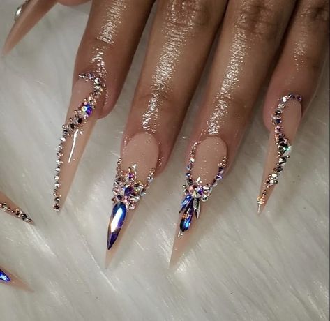 Acrylic Bday Nails, Nail Crystal Placement Ideas, Crystal Nails Designs, Nude Bling Nails, Bedazzled Nails, Stilleto Nails Designs, Gucci Nails, Nail Jewels, Swarovski Nails