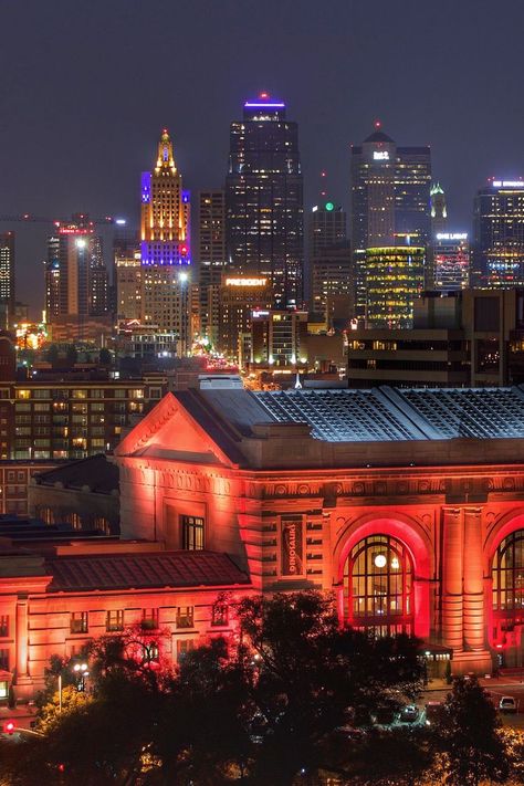 Top 9 Things To Do At Christmas In Kansas City, Missouri Christmas In Kansas City, Kansas City Missouri Aesthetic, Caden Core, Kansas City Aesthetic, Kansas Aesthetic, Things To Do At Christmas, Union Station Kansas City, Kansas City Union Station, Kansas City Plaza