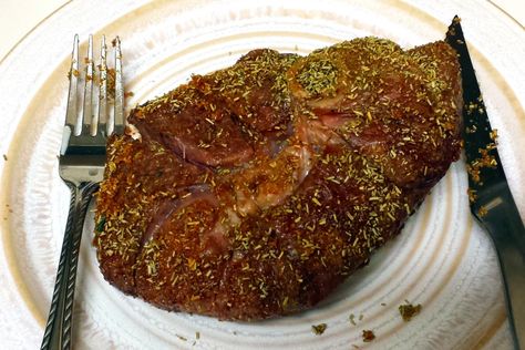 Lamb Steak Recipes, Lamb Steak, Cook Lamb, Lamb Leg Recipes, Fresh Herb Recipes, Skillet Steak, Steak In Oven, Cook Steak, Lamb Steaks