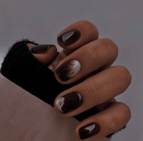 Neutral Nails Black, Basic Manicure, Nails Black And White, Nails Basic, Short Nail Manicure, Retro Nails, Minimal Nails, Basic Nails, Nails Black