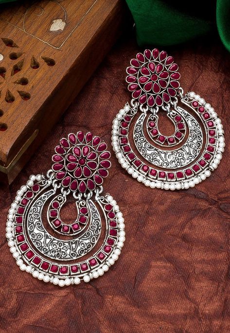 Jhumka Designs, Oxidized Silver Earrings, Crochet Earrings Pattern, Chandbali Earrings, Red And Silver, Silver Jewellery Sets, Oxidised Jewellery, Earrings Red, Stone Studs