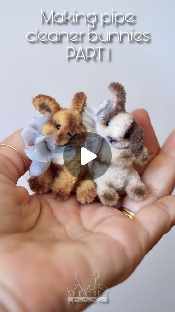 Clay Bunny Tutorial, Pipe Cleaner Bunnies, How To Make Pipe Cleaner Animals, Pipe Cleaner Bear Tutorial, Things To Do With Pipe Cleaners, Bunny Pipe Cleaner, Pipe Cleaner Animals Step By Step, Things To Make With Pipe Cleaners, Pipe Cleaner Ideas