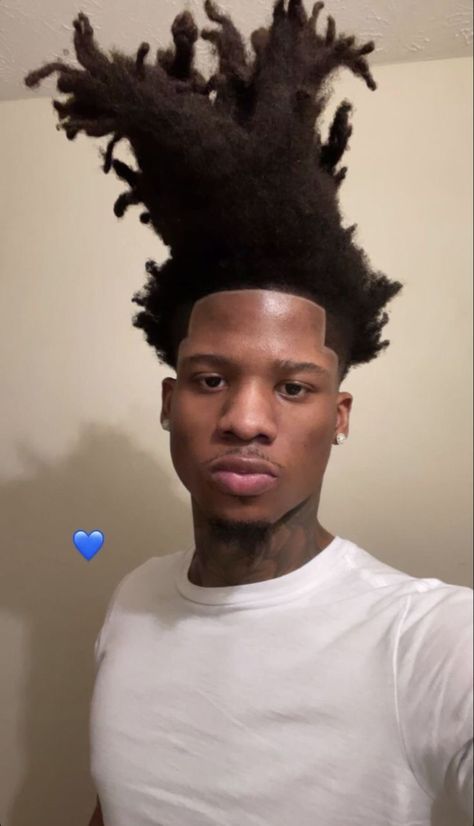 Free Forms Hair Boys, Afro Dreads, Men Dread Styles, White Afro, Free Form Locs, Freeform Dreads, Mens Dreads, Messy Haircut, Dreadlock Hairstyles For Men