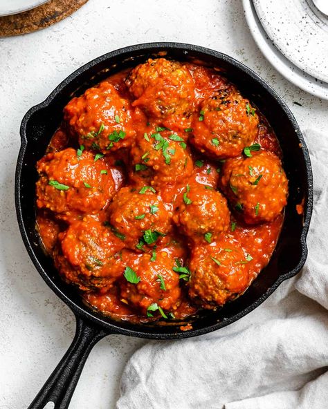 Black Bean Meatballs, Bean Meatballs, Vegan Meatballs Recipe, Plant Based Recipes Dinner, Vegan Dinner Recipes Easy, Gluten Free Noodles, Plant Based Dinner, Vegan Black Bean, Veggie Pasta