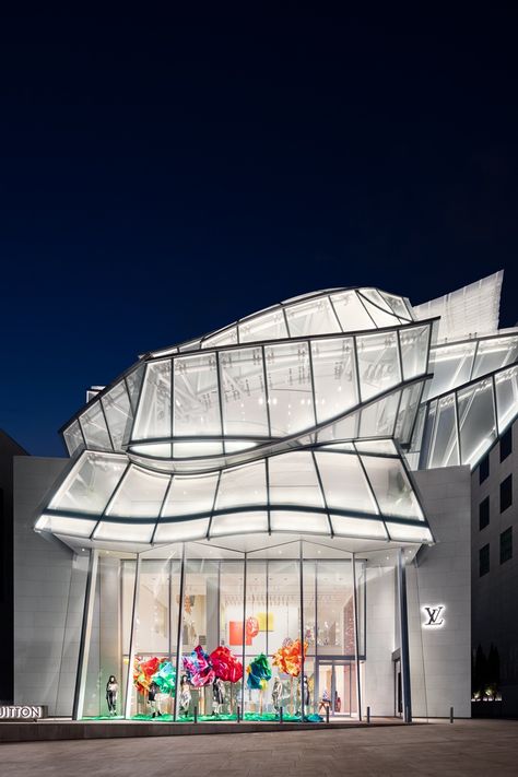 Frank Gehry House, Frank Gehry Architecture, Gehry Architecture, Boutique Louis Vuitton, Daniel Libeskind, Jean Nouvel, Rem Koolhaas, Louis Vuitton Store, Floating Staircase