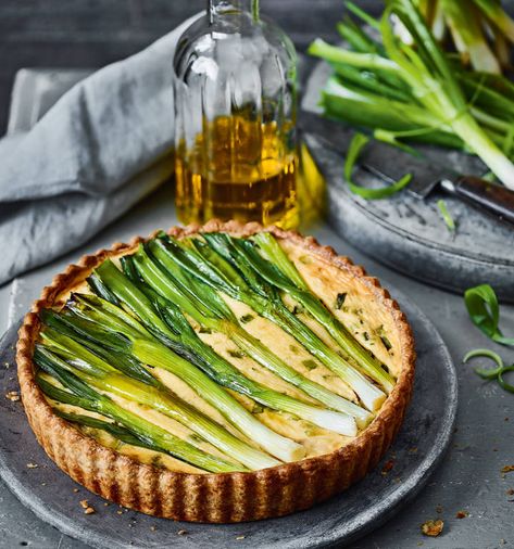 Celebrate Photography, Spring Tart, Onion Tart Recipe, Baking Savory, Party Canapes, Gastronomic Food, Meaty Meals, Savoury Tarts, Celebrity Chef Recipes