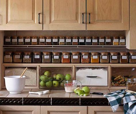 creative spice storage ideas @Beneath My Heart blog Organiser Cucina, Cocina Diy, Desain Pantry, Kabinet Dapur, Ideas Para Organizar, Diy Casa, Spice Storage, Diy Kitchen Storage, Kitchen Pantry