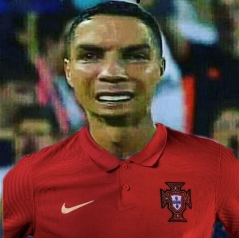 Cristiano Ronaldo Funny Pictures, Ronaldo Funny Face, Ronaldo Funny Pictures, Funny Ronaldo, Cristiano Ronaldo Memes, Ronaldo Profile, Ronaldo Funny, Ronaldo Memes, Funny Soccer Pictures