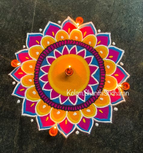 #shathisridharankolam #rangoli #rangoliideas #kolam #mandala #doodle #zentangle #simple #diy #diyhomedecor Diwali Rangoli Mandala, Big Beautiful Rangoli Designs, Simple Color Rangoli, Simple And Cute Rangoli Designs, Mandala Art Flower Design, Pretty Rangoli Designs For Diwali, Diwali Rongali Design Simple, Easy Mandala Rangoli, Easy Mandala Rangoli Designs Diwali