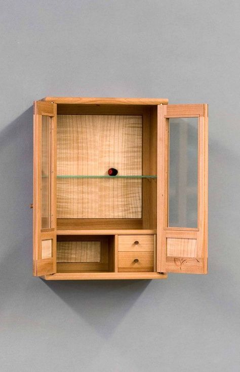 pasi wall cabinet: Lemari Mini, Fine Woodworking Furniture, Wood Projects For Beginners, Small Woodworking Projects, Woodworking Inspiration, Beginner Woodworking Projects, Diy Wood Projects Furniture, Small Wood Projects, Wooden Cabinets