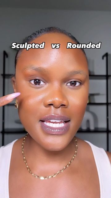 Lisa Joy on Instagram: "Want to contour like a pro but not getting the right results? Let me show you the difference between sculpted and rounded contour techniques 😊✨

#beauty #makeup #contour #howtocontour #contourtutorial #sculptedvsrounded #reels #reelsinstagram" How To Contour A Round Face, Contour Techniques, Contour A Round Face, Contour For Round Face, Makeup Contour, How To Contour, Contour Tutorial, Powder Contour, Diamond Face