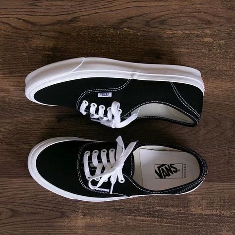 Black Casual Shoe, Vans Vault Outfit Men, Authentic Vans Outfit, Black Vans Outfit Men, Black Shoes Men Casual, Vans Shoes For Men, Black Vans Outfit, Vans Shoes Men, Vans For Men