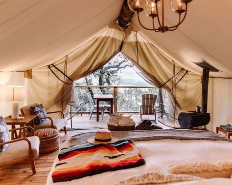 Glamping Tent Interior Ideas, Glamping Interior, Bell Tent Interior, Outfitter Tent, Tent Interior, Glamping Inspiration, Bnb Ideas, Glamour Camping, Woodland Retreat