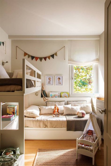 Mixed Gender Bedroom Kids, 3 Beds In One Room Ideas, Twin Toddler Room, Room For Two Kids, Kids Rooms Inspo, Small Kids Room, Kids Shared Bedroom, Shared Kids Room, Big Kids Room