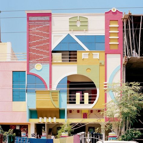 The Gaudy South Indian Houses That Inspired Ettore Sottsass Colourful Architecture, Post Modern Architecture, Indian Houses, Arsitektur Art Deco, Photography Places, Memphis Milano, Memphis Design, Colourful Buildings, Indian Homes