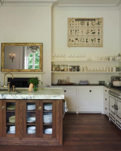 Kitchen Devol, Schoolhouse Kitchen, Classic English Kitchen, Range Wall, Grand Kitchen, Wall Cupboards, Devol Kitchens, Loft Kitchen, Heirloom Furniture