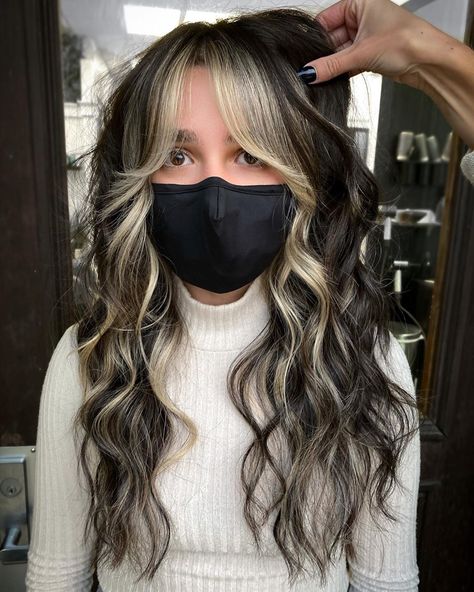 Ashlee Allen on Instagram: “🤍🖤 Cookies and Cream 🤍🖤 Who says you can't have a money piece with a shag 😍 ... What do you think of this block coloring on this babe?! .…” Money Piece Hair With Bangs, Contrast Hair, Ash Blonde Hair Balayage, Color Block Hair, Instagram Cookies, Money Pieces, Ash Blonde Balayage, Money Piece, Ash Blonde Hair