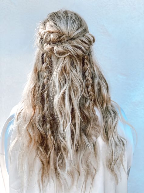 Boho Party Hairstyles, Festival Wedding Hairstyles, Vikings Wedding Hair, Boho Braided Half Up Hairstyles, Wedding Braid Hairstyles For Long Hair Half Up Half Down, Boho Bridal Hair Down With Braid, Braids And Hair Jewelry, Boho Hair Half Up, Bohemian Wedding Hair Braid