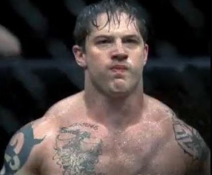 Tom Hardy Warrior, Beach Body Challenge, Muscular Neck, Tom Hardy Photos, Warrior Workout, Body Challenge, Weight Training Workouts, Tom Hardy, Powerlifting