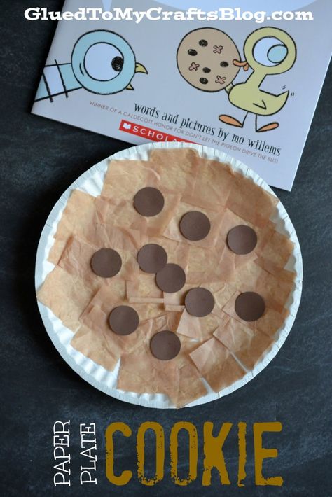 Paper Plate Cookie {Kid Craft} Culinary Crafts For Kids, The Duckling Gets A Cookie Craft, Book Related Crafts Preschool, Cookie Craft For Preschool, Baking Books For Kids, Preschool Books With Crafts, Preschool Crafts Based On Books, Culinary Art For Toddlers, Baking Theme For Preschool