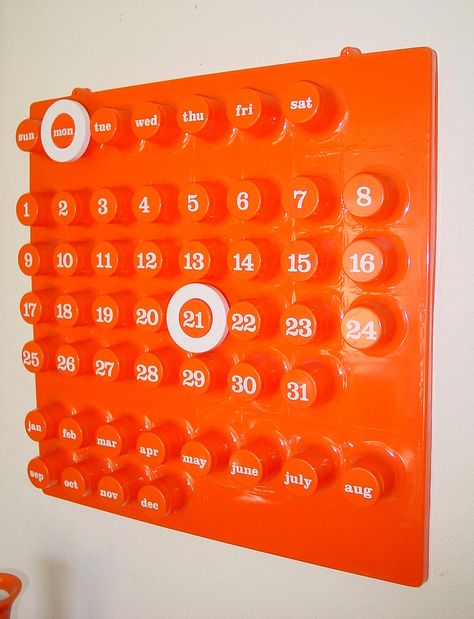 Romanticising Life, Calendar Layout, Date Calendar, Wall Calendar, 9 And 10, Growing Up, 1970s, Layout, Holiday Decor